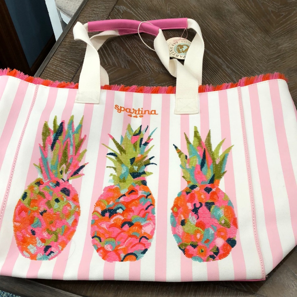 Beautiful tote bag with Embroidered pineapples